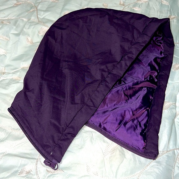 Grape Purple Lightweight Puff Jacket Women’s Size Large Packs into Pouch & Hood - Picture 10 of 14